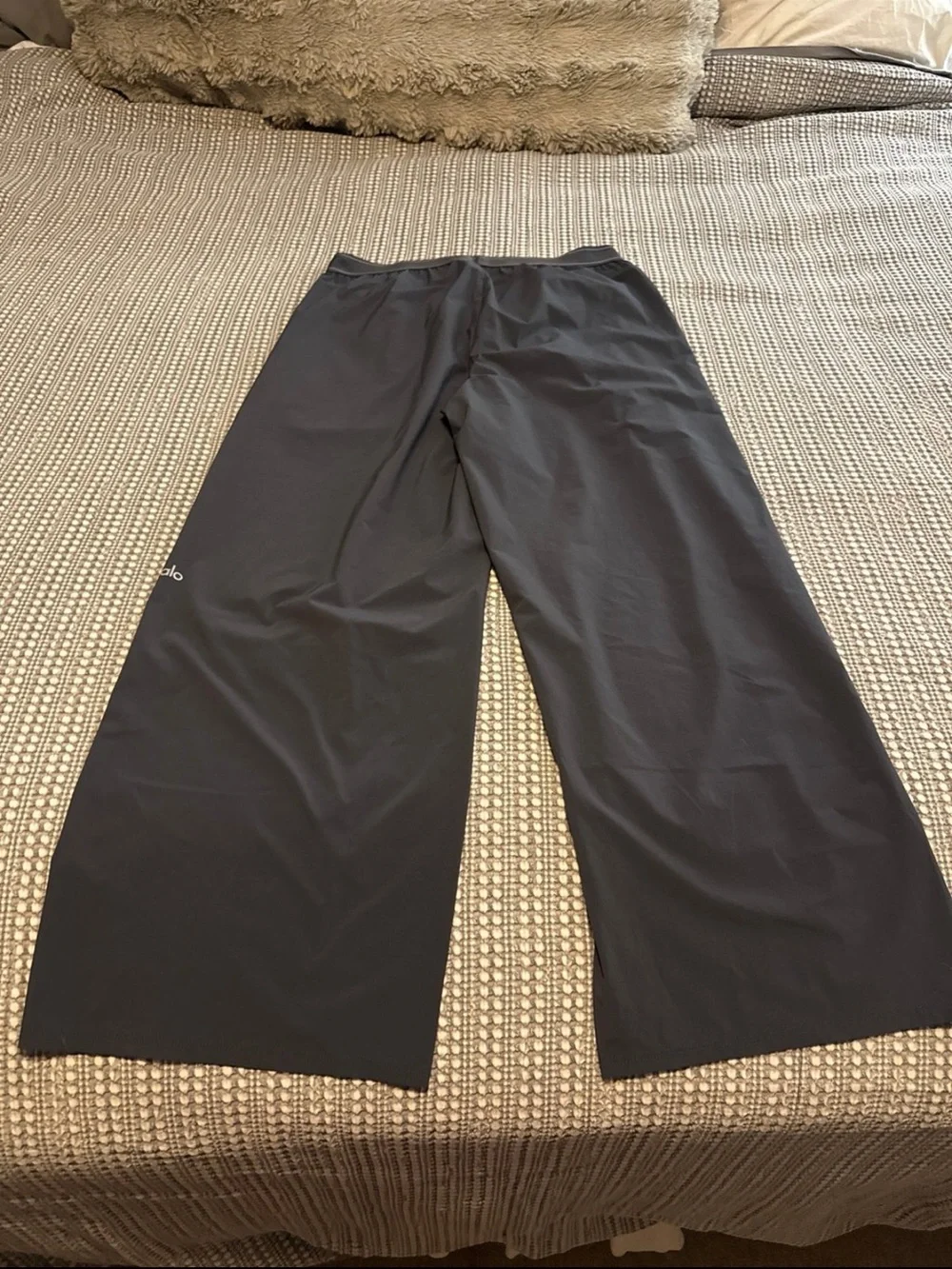 Alo yoga suit up trousers size large anthracite